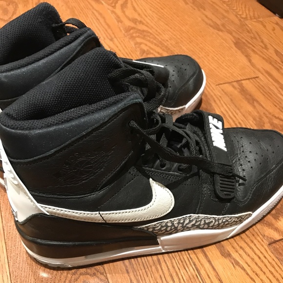 Jordan Legacy 312 size 10.5 - Picture 2 of 7